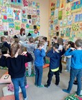 Knihovnická beseda - ZŠ P. Holého - 2. B - S kamarády jde všechno lépe